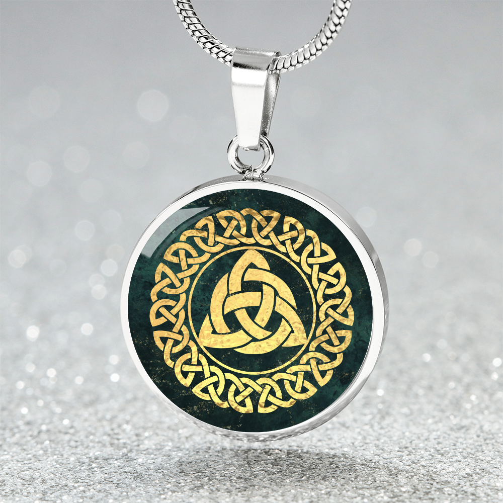 Triquetra Pendant / Celtic Jewelry / Celtic Pendant
