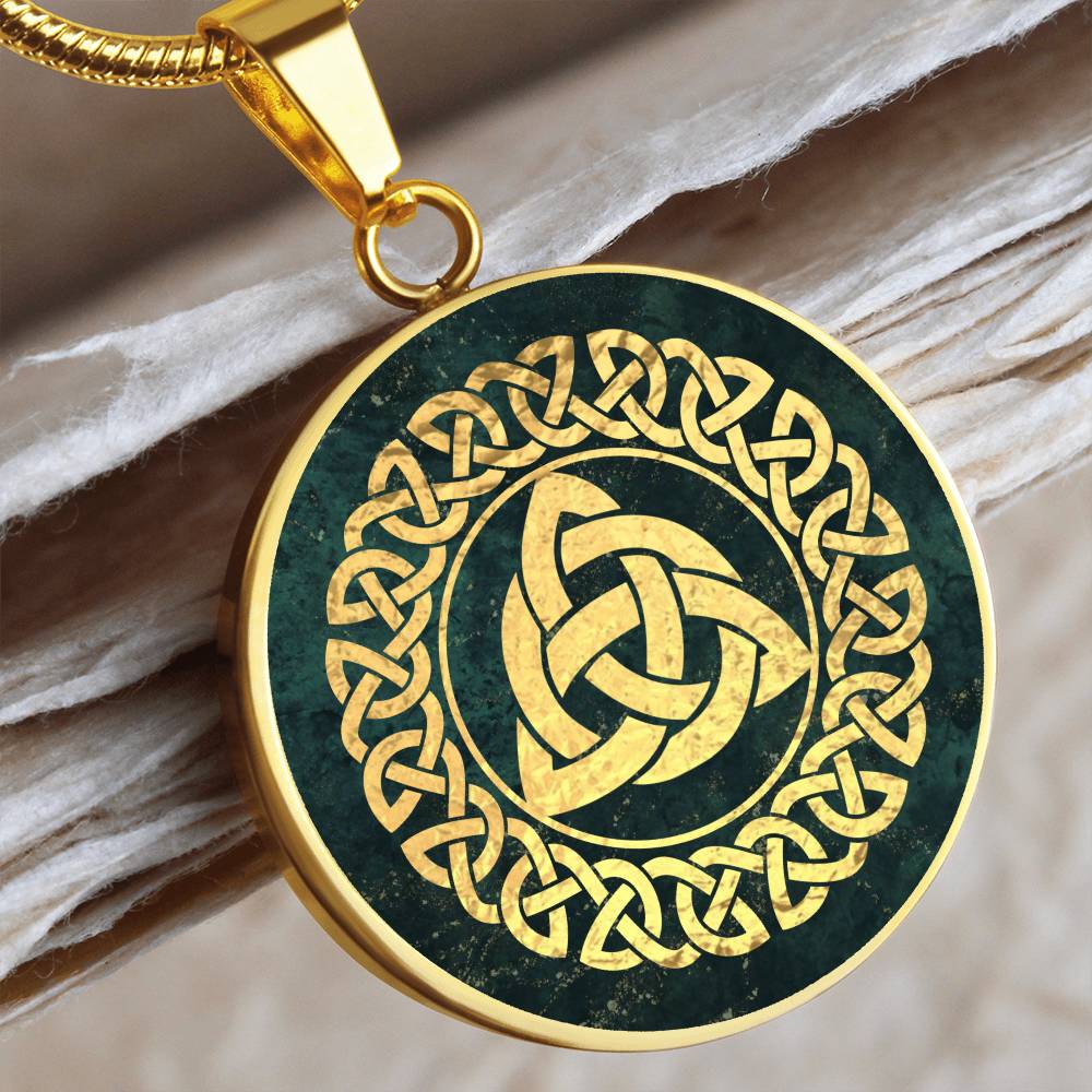 Triquetra Pendant / Celtic Jewelry / Celtic Pendant